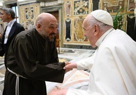 Javier Valbuena durante su encuentro con el Papa Francisco.