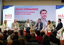 Barbón y Jonás Fernández, en Aller.