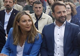 Solís, junto a Queipo ayer en Gijón.
