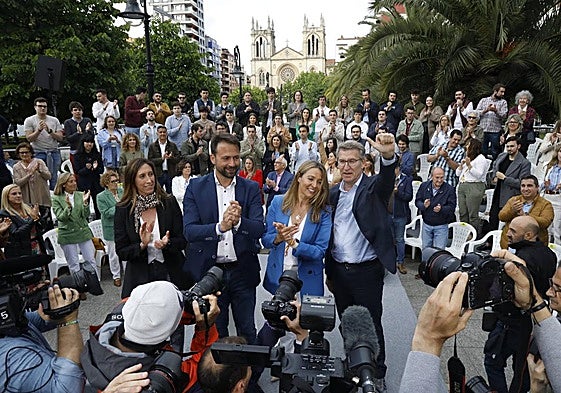 Feijóo reta a Sánchez en Gijón a convocar elecciones: «Si tan buena es la amnistía, que consulte a los españoles»