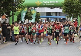 Salida de le prueba de los 10 Kilómetros en la calle de La Cámara.
