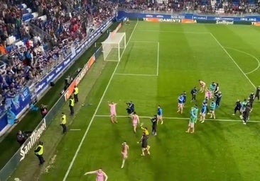 Locura máxima en Ipurúa después de que el Real Oviedo se metiese en 'play off'