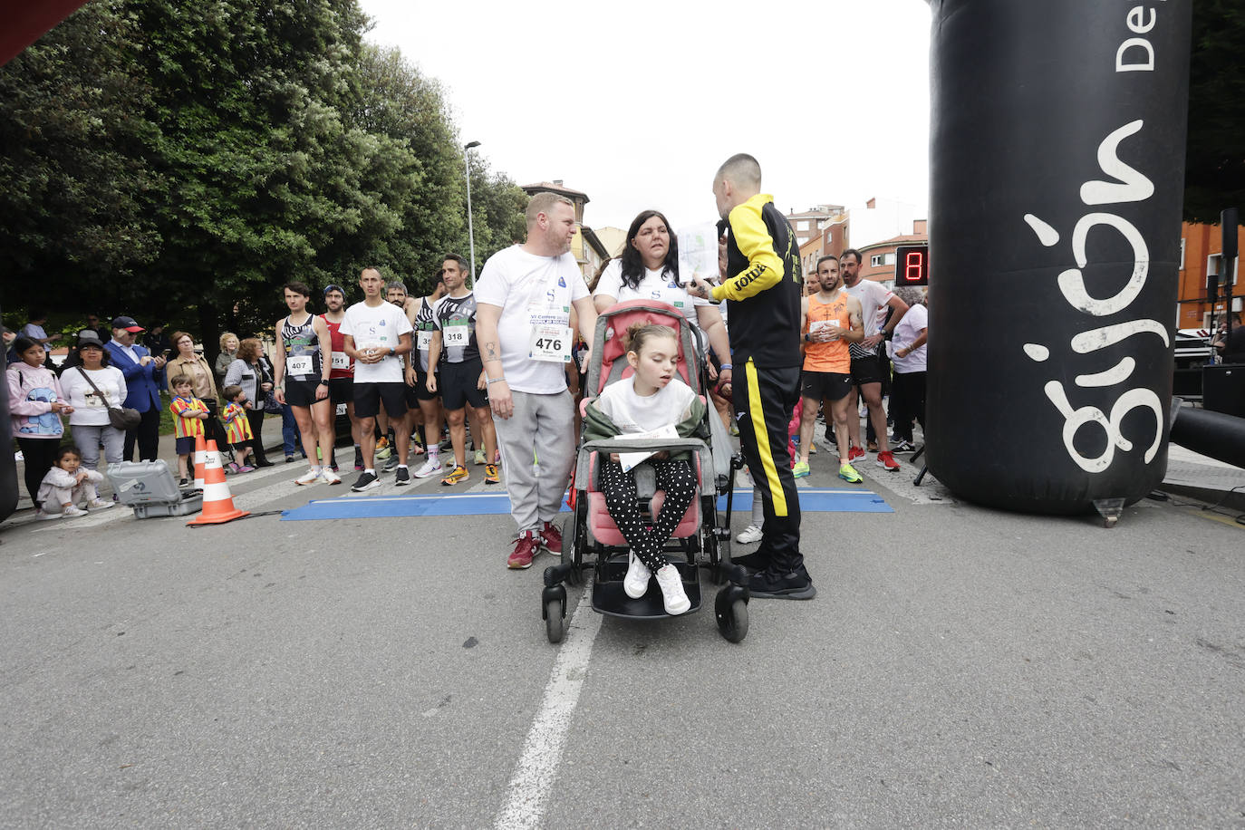 Medio millar de personas en la Carrera Popular Solidaria La Serena-El Llano en Marcha&#039;