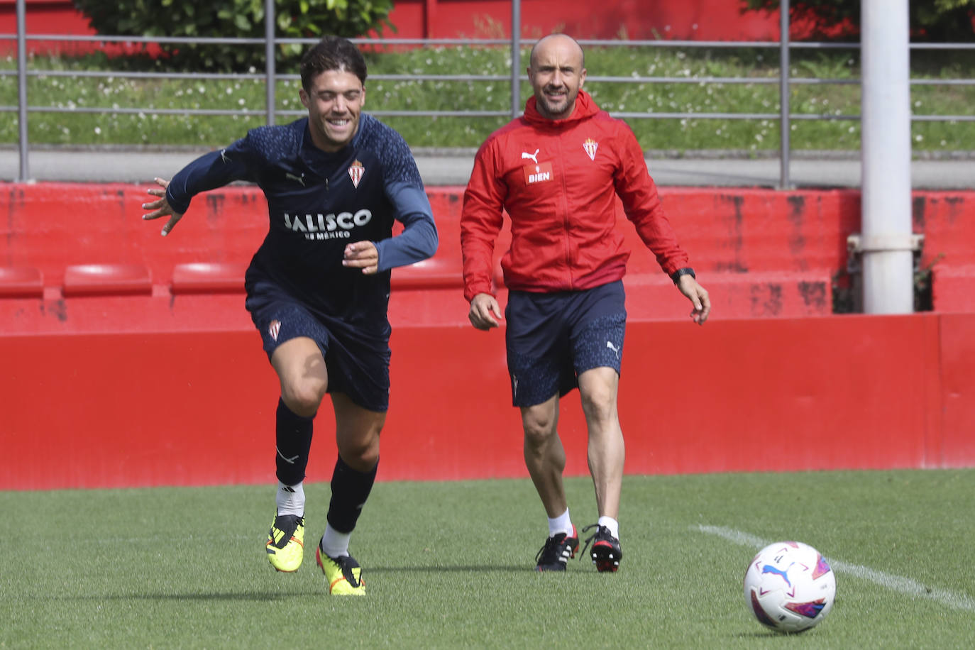 Entrenamiento del Sporting, tras la resaca emocional al entrar en &#039;play off&#039;