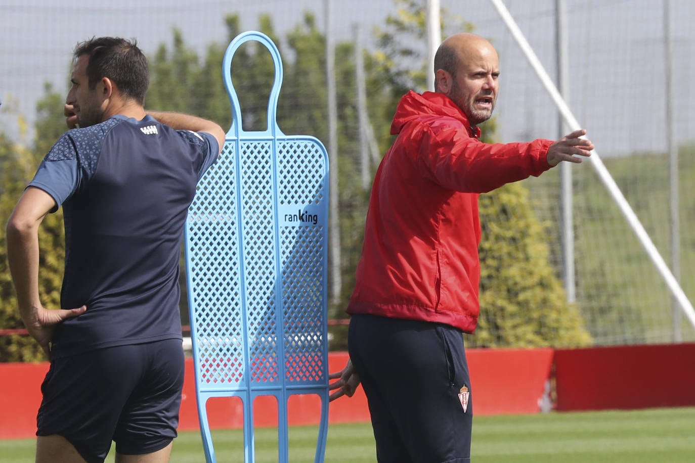 Entrenamiento del Sporting, tras la resaca emocional al entrar en &#039;play off&#039;