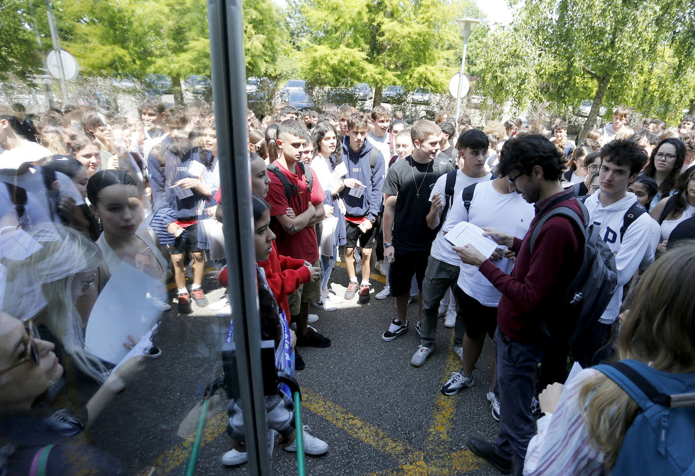 Nervios, incertidumbre y repasos de última hora: así viven los asturianos el inicio de la EBAU