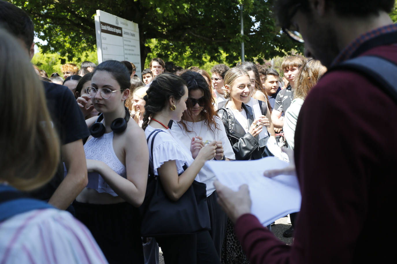 Nervios, incertidumbre y repasos de última hora: así viven los asturianos el inicio de la EBAU