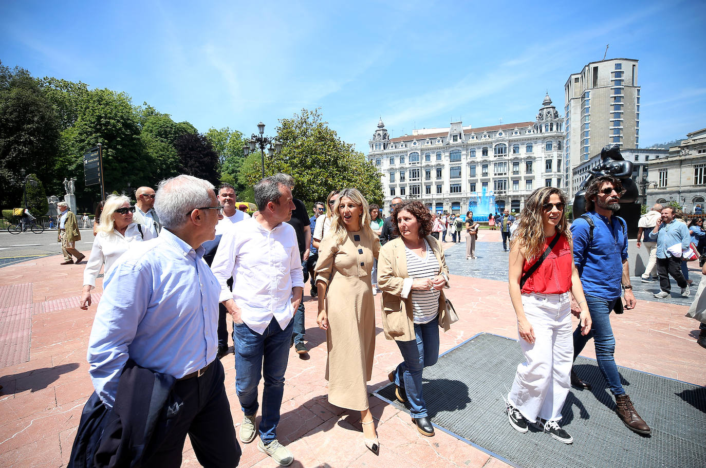 Yolanda Díaz, en Asturias: de sidras entre &#039;selfies&#039;