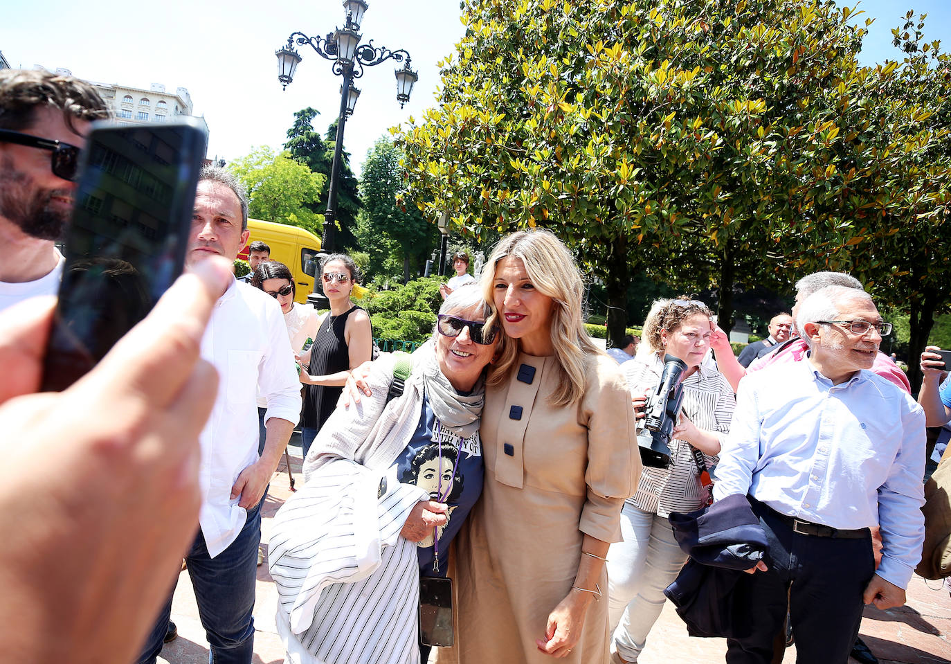 Yolanda Díaz, en Asturias: de sidras entre &#039;selfies&#039;