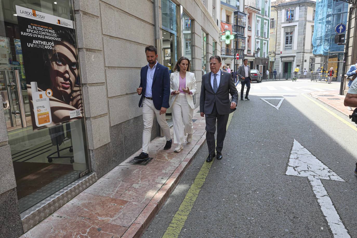 Cuca Gamarra visita Asturias en plena campaña electoral para las europeas