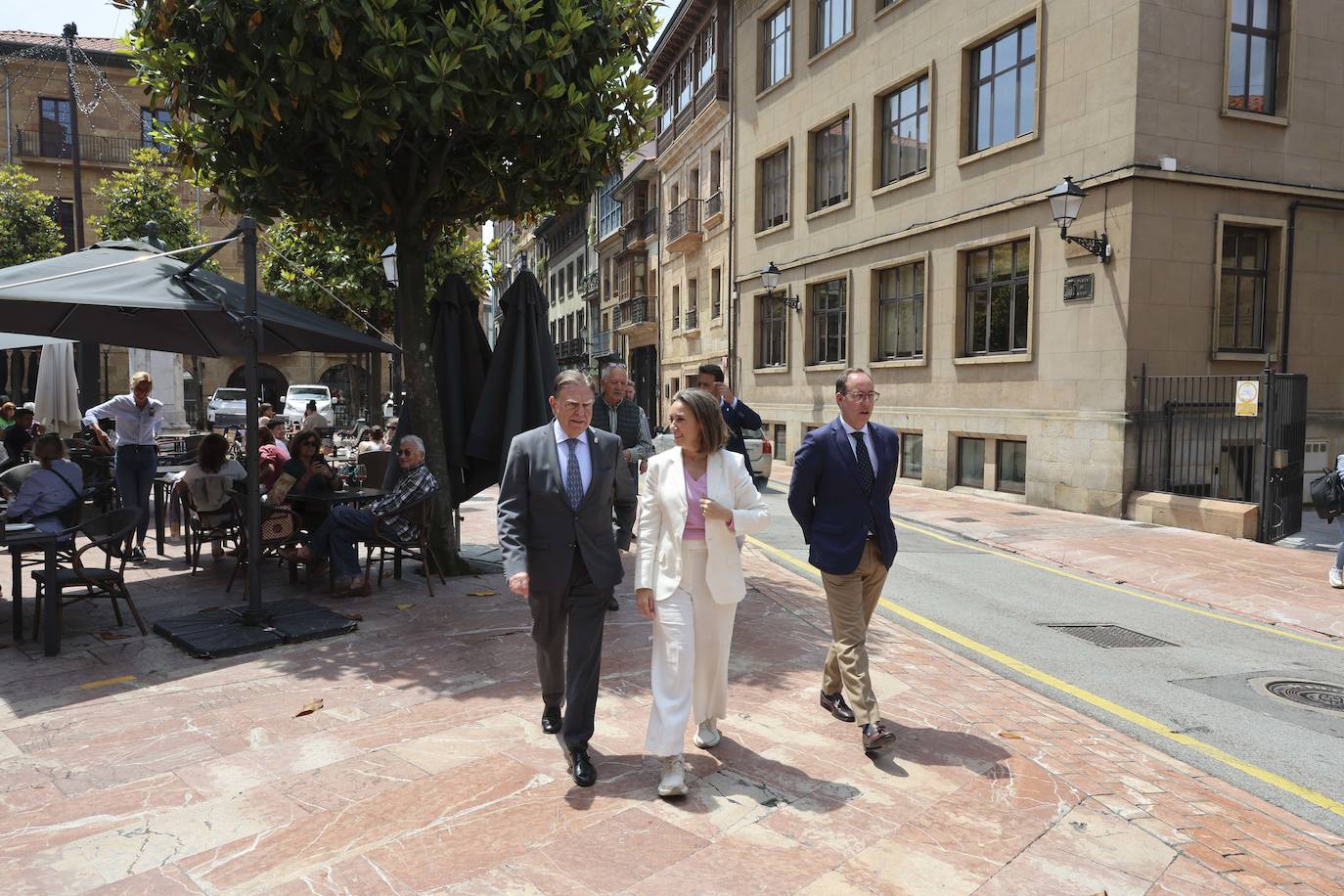 Cuca Gamarra visita Asturias en plena campaña electoral para las europeas