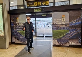 Jesús Martínez, en el aeropuerto de Asturias.