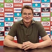 «El Sporting es un club que merece estar en Primera División»