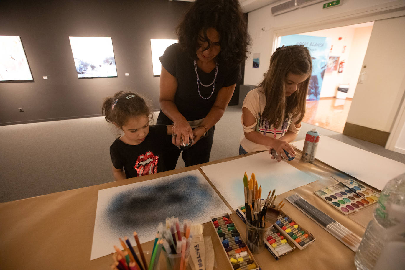 Mucho arte para todos en la Noche Blanca en Avilés