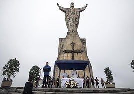La misa con el Sagrado Corazón al fondo. FOTOS: PABLO LORENZANA