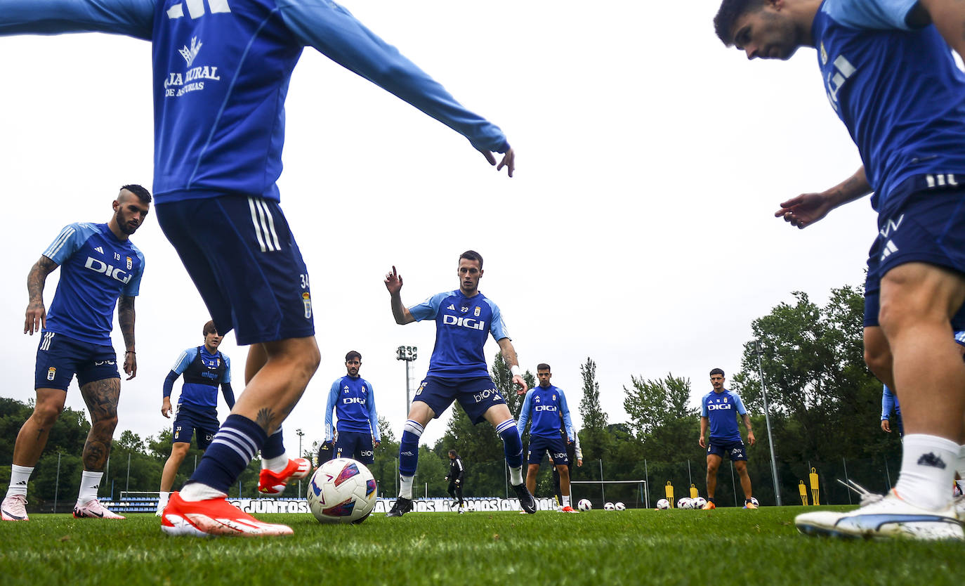 Entrenamiento del Real Oviedo tras el partido contra el Eibar