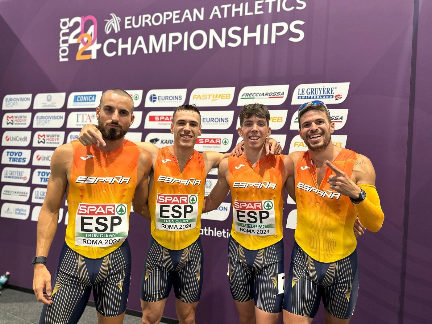 Iñaki Cañal, Manu Guijarro, David García y Óscar Husillos, tras lograr la clasificación para la final en Roma.