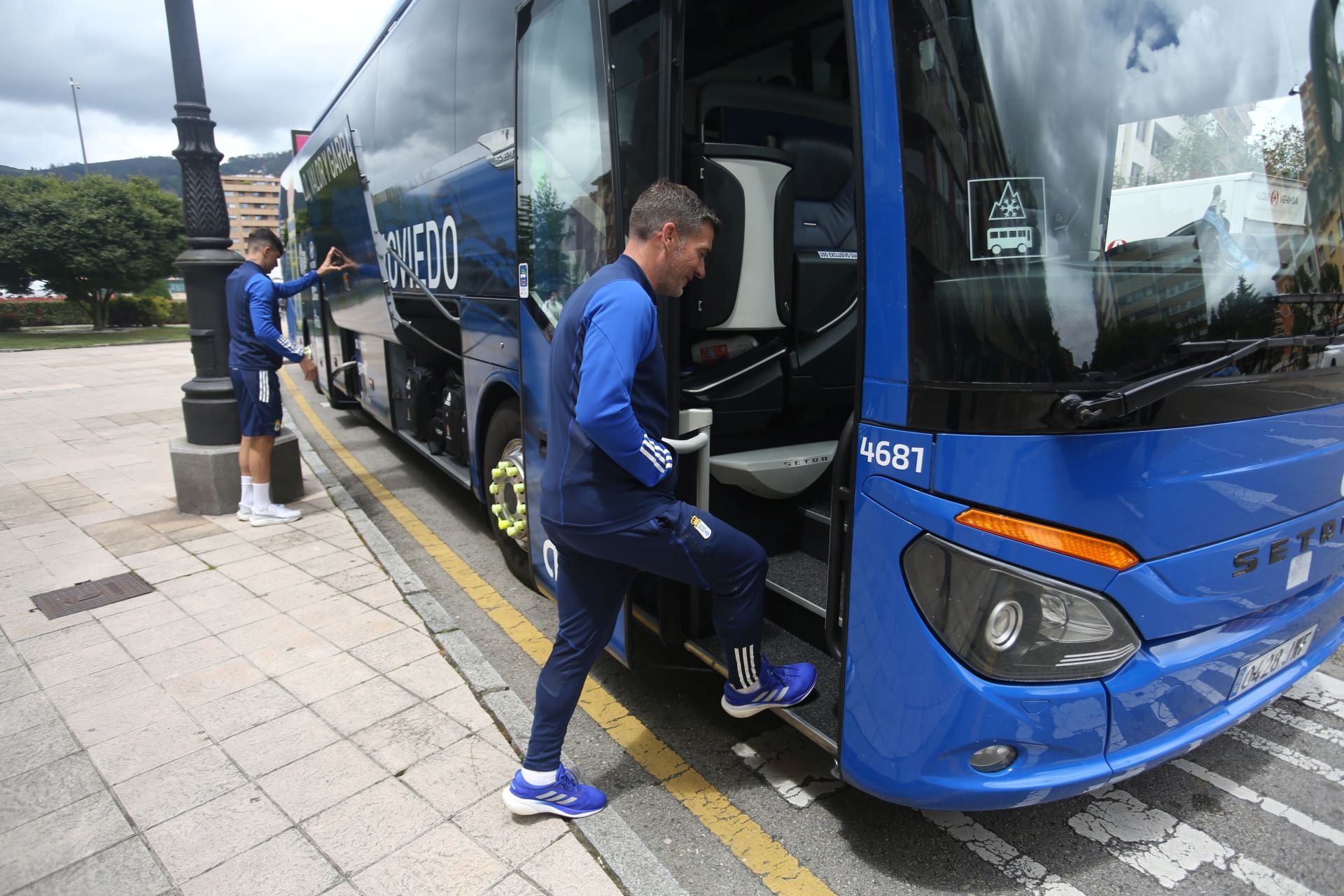 El Oviedo pone rumbo a Eibar