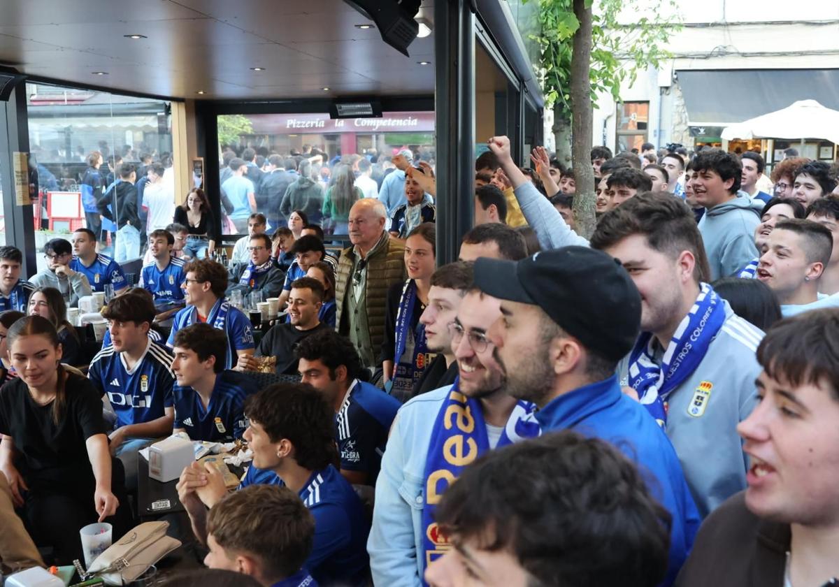 Ambientazo en los bares: así se vivió el partido contra el Eibar en Oviedo