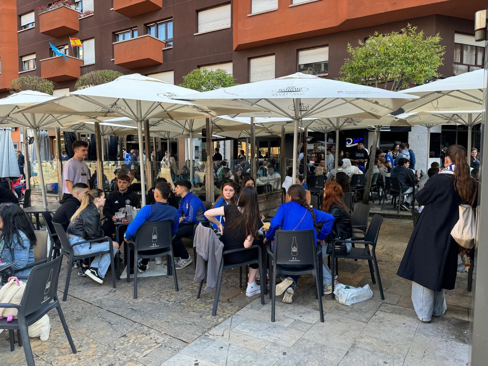 Ambientazo en los bares: así se vivió el partido contra el Eibar en Oviedo