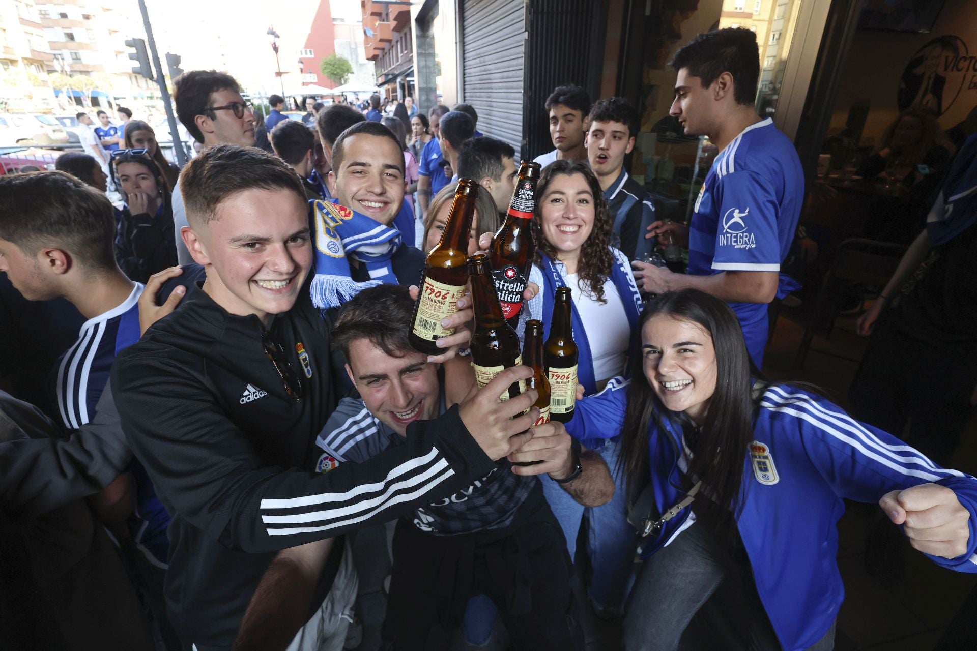 Ambientazo en los bares: así se vivió el partido contra el Eibar en Oviedo