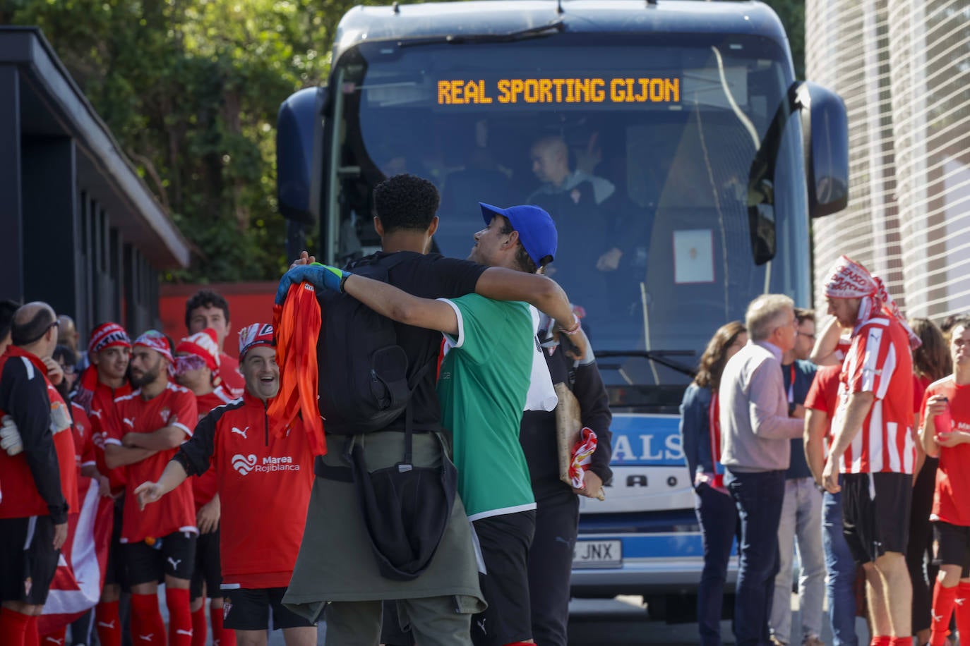 La Mareona arropa al Sporting antes de la vuelta: «¡Sí se puede!»