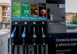 Surtidor de combustible en una gasolinera