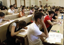 Examen de la EBAU en Asturias.