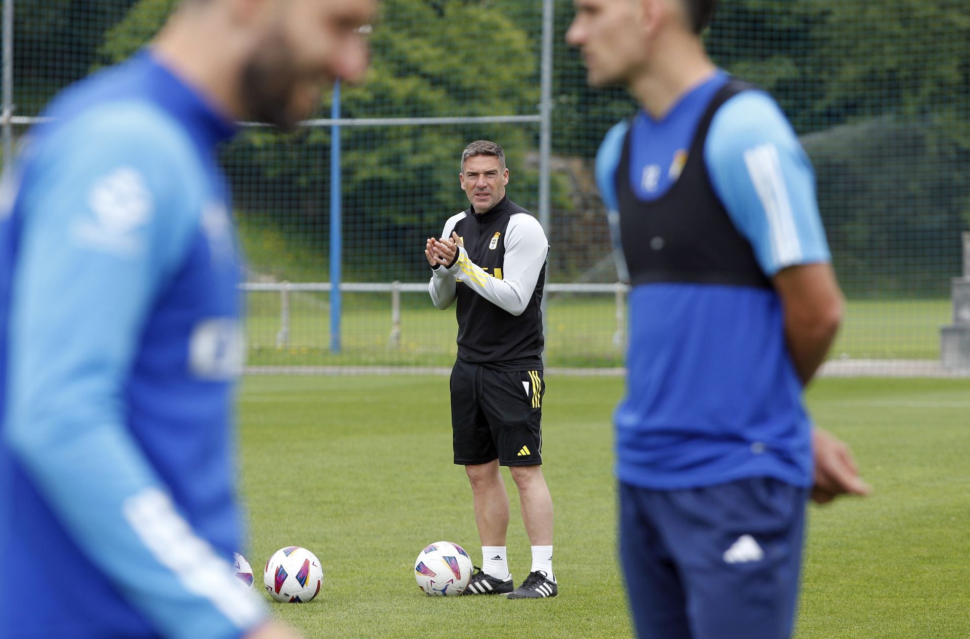 Objetivo, el ascenso: último entrenamiento del Oviedo antes de medirse con el Espanyol