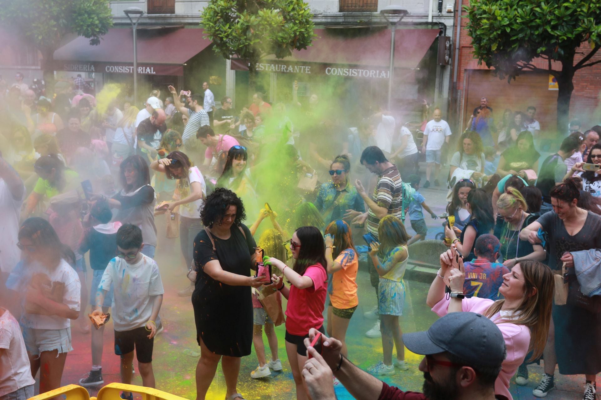 Colores para la foguerina de San Xuan en Mieres