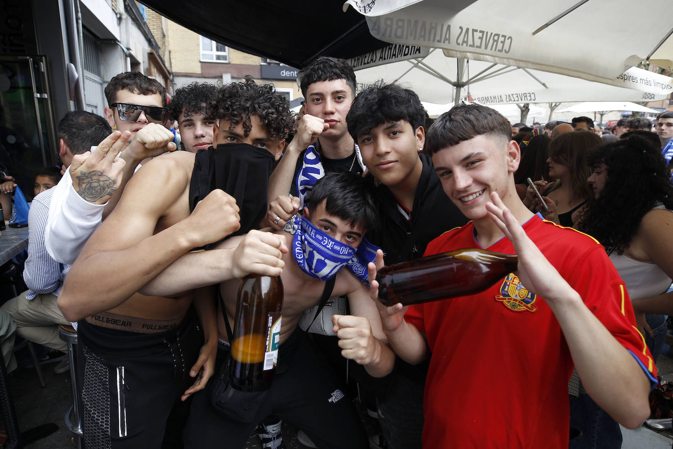 Los bares de Oviedo, a rebosar durante el partido