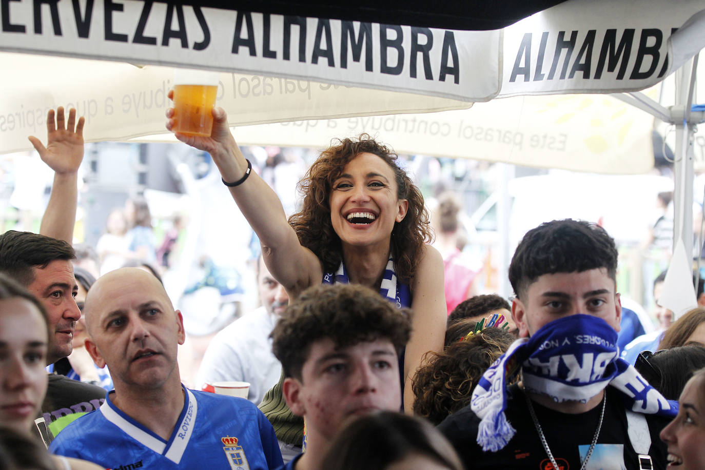 Los bares de Oviedo, a rebosar durante el partido