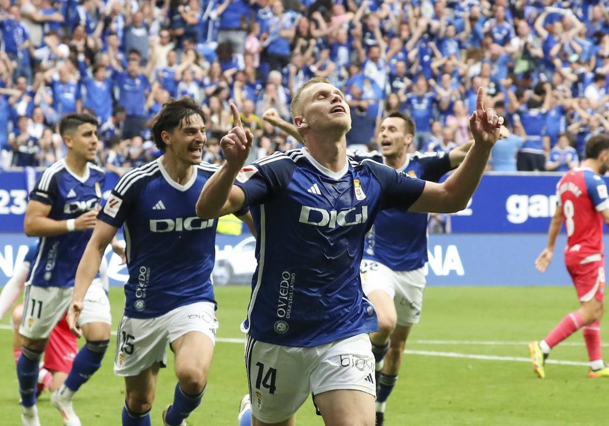 Celebración del gol que marcó el Real Oviedo frente al Espanyol