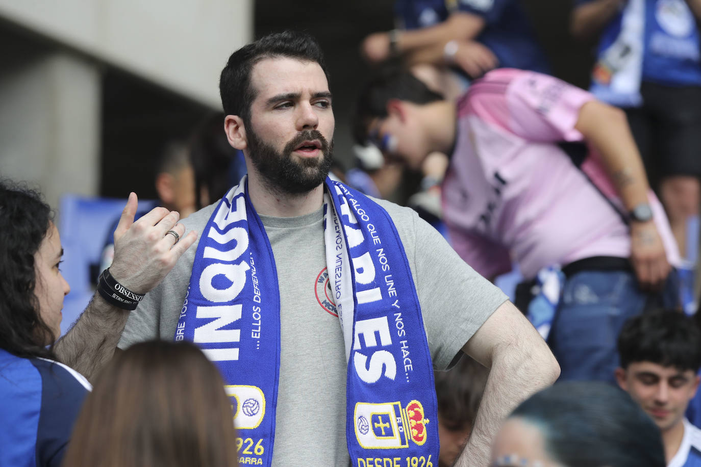 ¿Estuviste en las gradas del Tartiere animando al Oviedo? ¡Búscate en las fotos!