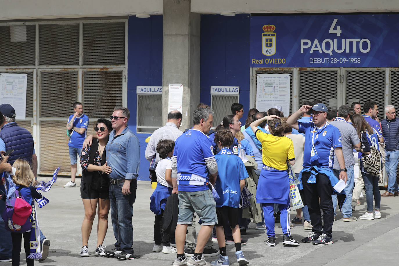 ¿Estuviste en las gradas del Tartiere animando al Oviedo? ¡Búscate en las fotos!