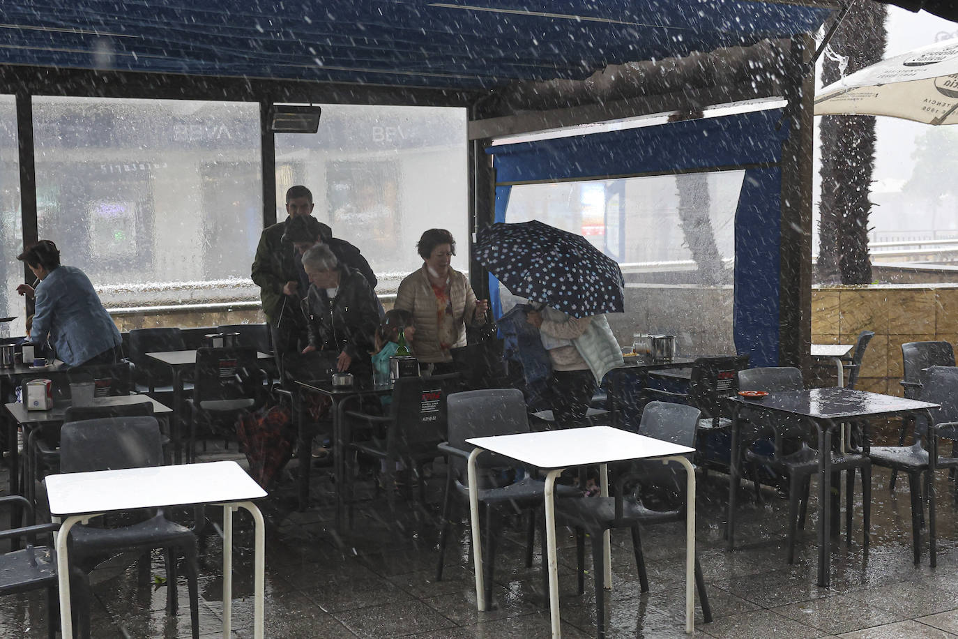 Lluvia y granizo: el mal tiempo azota a Asturias a las puertas del verano