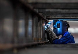 Asturias busca teleoperadores, titulados universitarios y personal de hostelería y metal