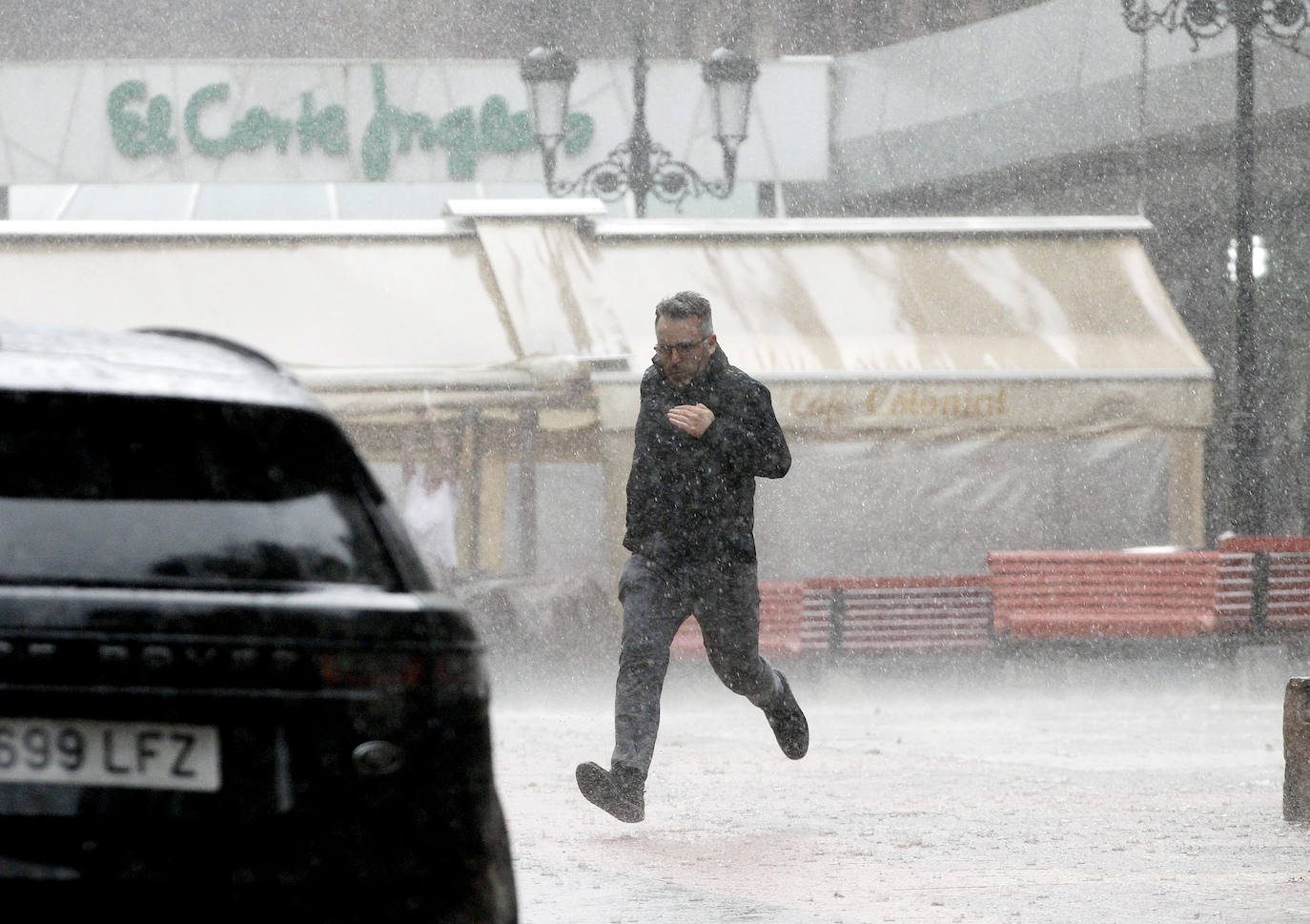 Lluvia y granizo: el mal tiempo azota a Asturias a las puertas del verano