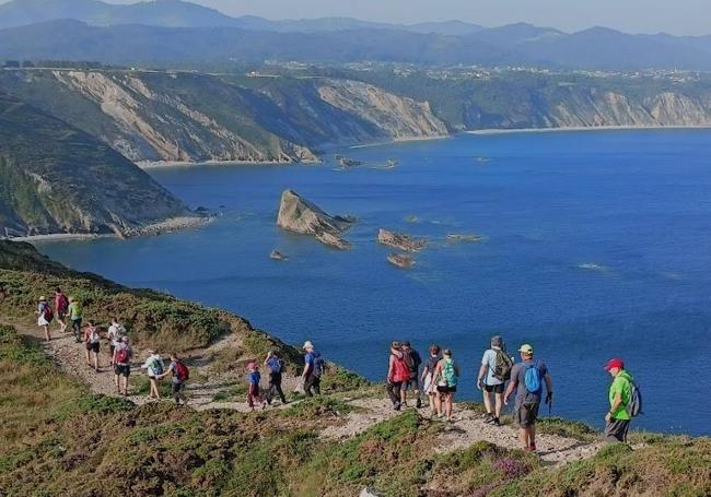 Participantes del Encuentro de 2023 durante la ruta colectiva