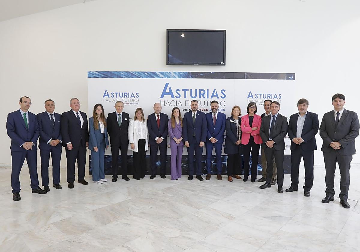 Inauguración del foro 'Asturias hacia el futuro' organizado por la agencia Europa Press en el Palacio de Congresos de Oviedo.