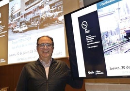 El director del Musel del Ferrocarril de Asturias, Javier Fernández.