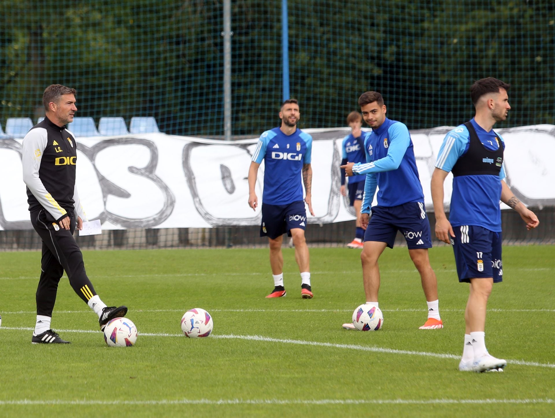 Así entrena el Real Oviedo antes del partido frente al Espanyol