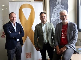 Mario Fernández, Juan Ramón Tejedor y Lennart Koch en las instalaciones de Galbán.