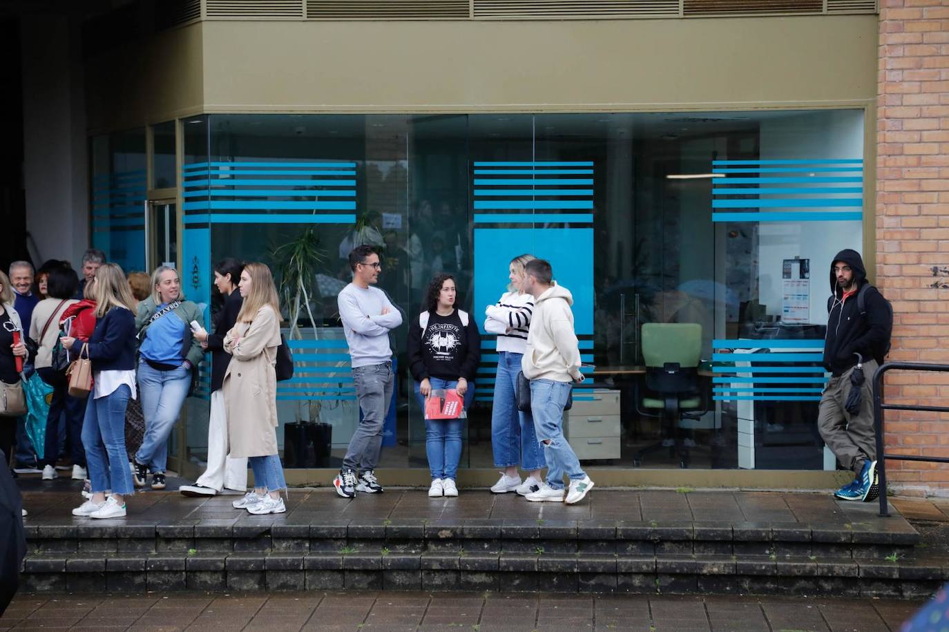 Opositores veteranos y muchas ganas de una plaza fija de maestro en Asturias