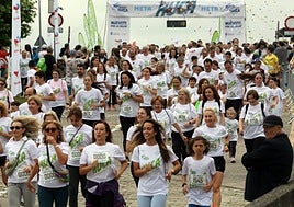 Participantes en la carrera de tres kilómetros durante la salida.