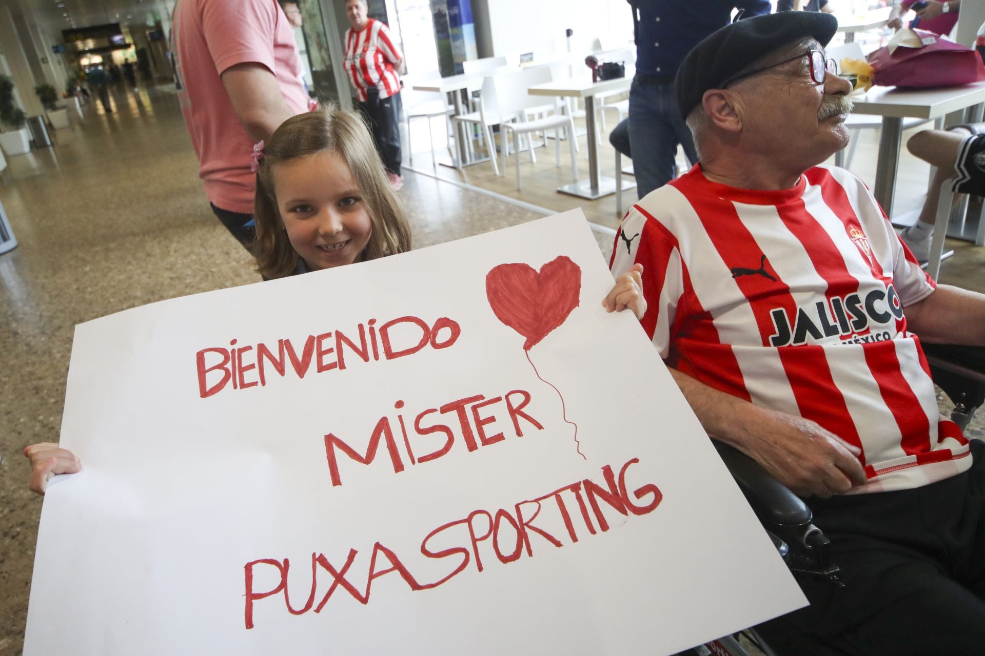 Rubén Albés llega a Asturias: el recibimiento al nuevo entrenador del Sporting