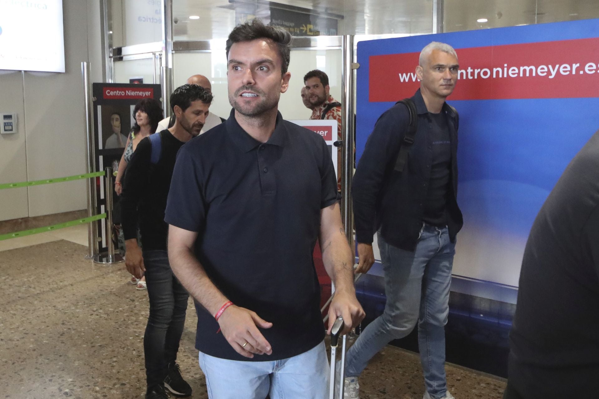 Rubén Albés llega a Asturias: el recibimiento al nuevo entrenador del Sporting