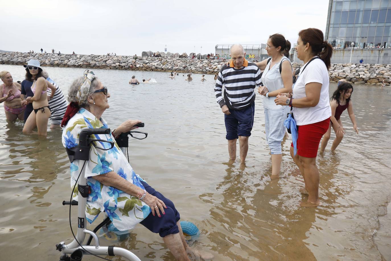 De El Bierzo a Gijón para mojar los pies en Poniente