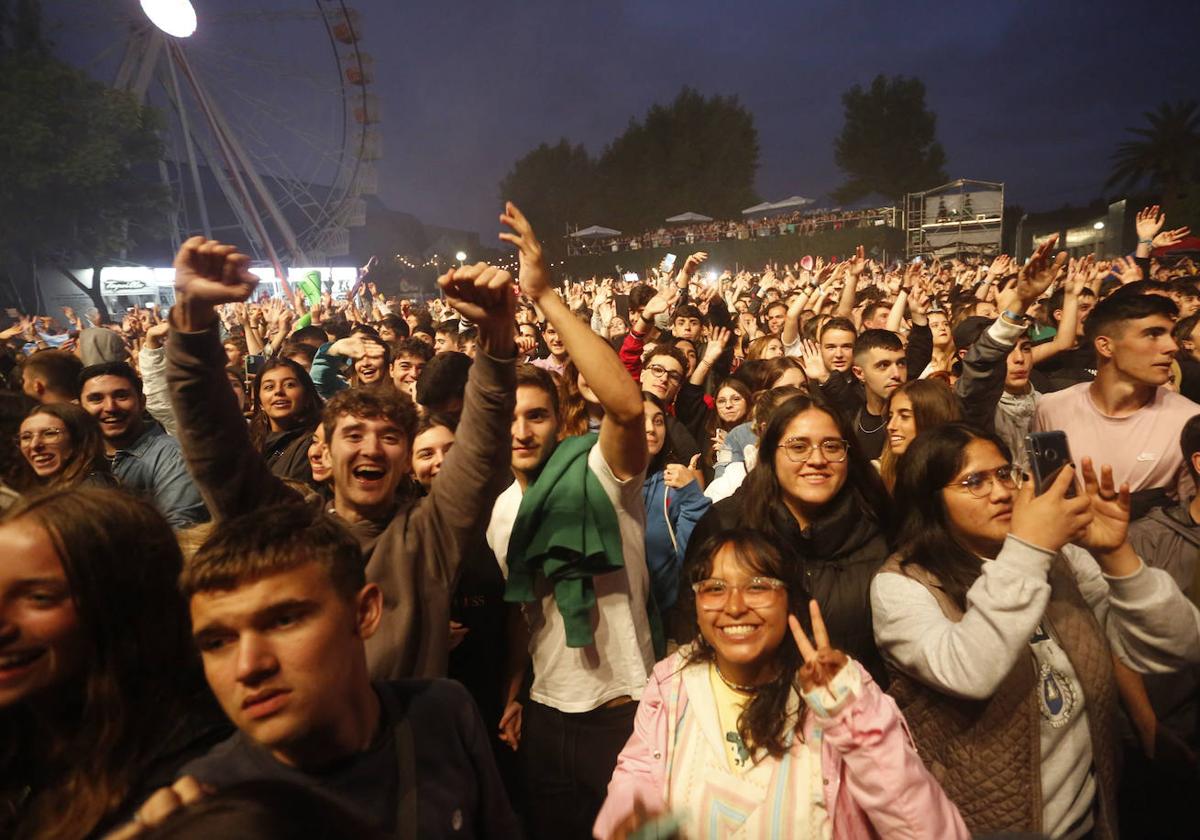 Asistentes a uno de los conciertos del Festival Metrópoli, en Gijón.