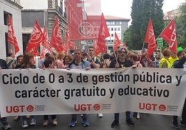 Concentración a las puertas de la Consejería de Educación, este mediodía.